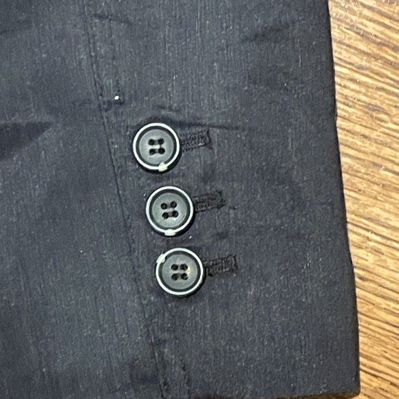 Sandra Angelozzi 2 piece fitted black linen blazer and pencil skirt suit set. - Picture 5 of 7